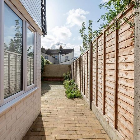 2 Bedrooms Serviced Apartment Excel Exhibition Centre, O2 Arena, Stratford Olympic City, Forest Gate, Central Londýn Exteriér fotografie